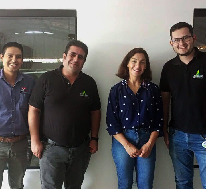 Minervet visita a sus clientes en Bolivia